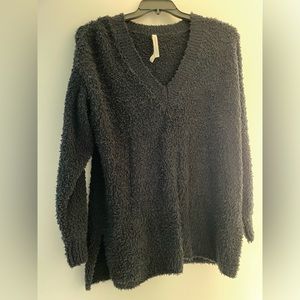 Aritzia the Group Babaton Retreat fuzzy teddy sweater